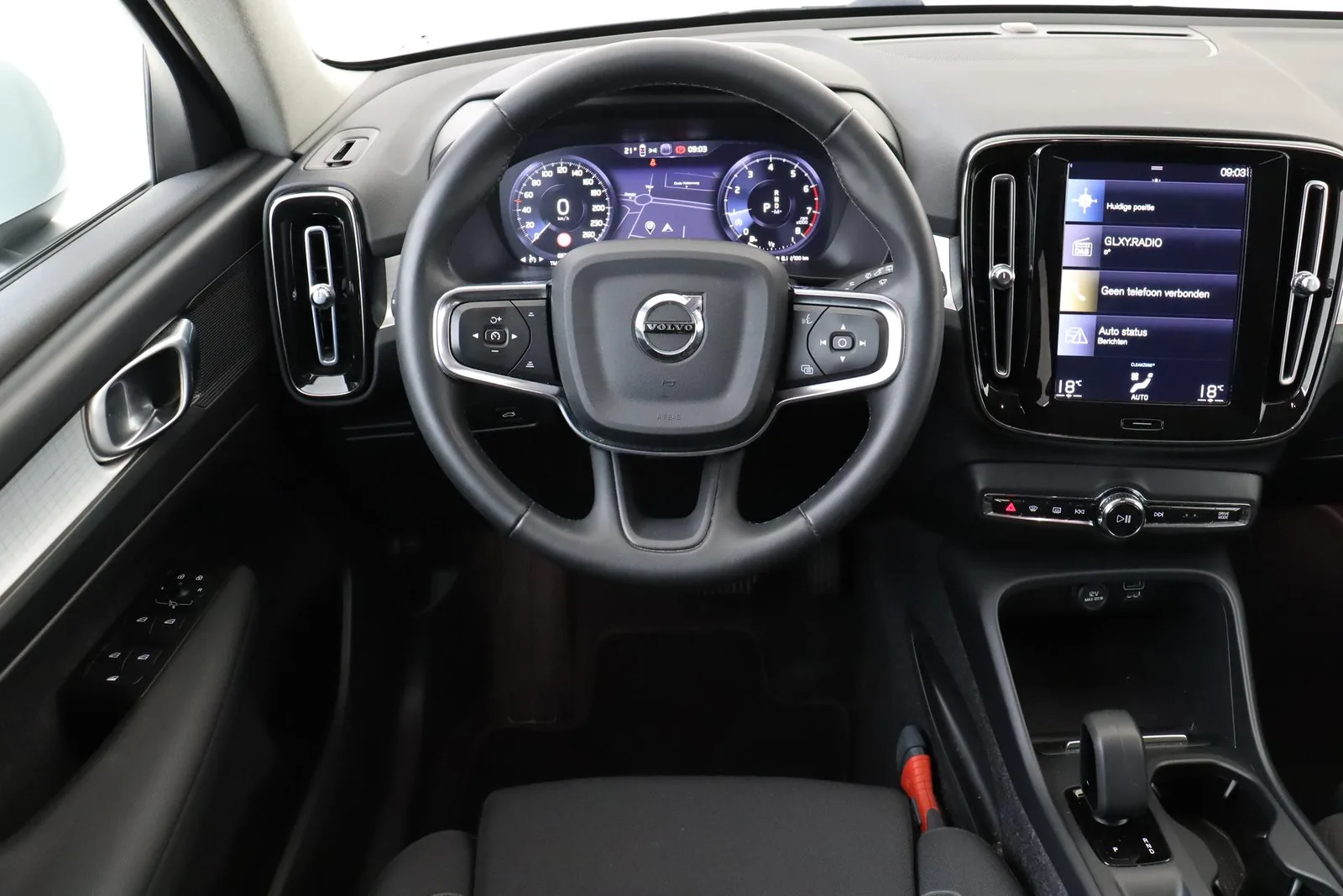 Volvo XC40 (2022) — foto 1