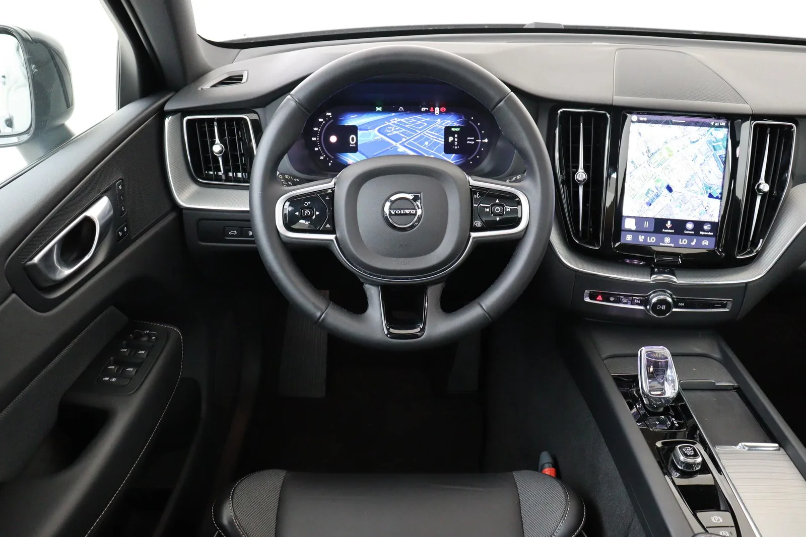 Volvo XC60 (2023) — foto 1