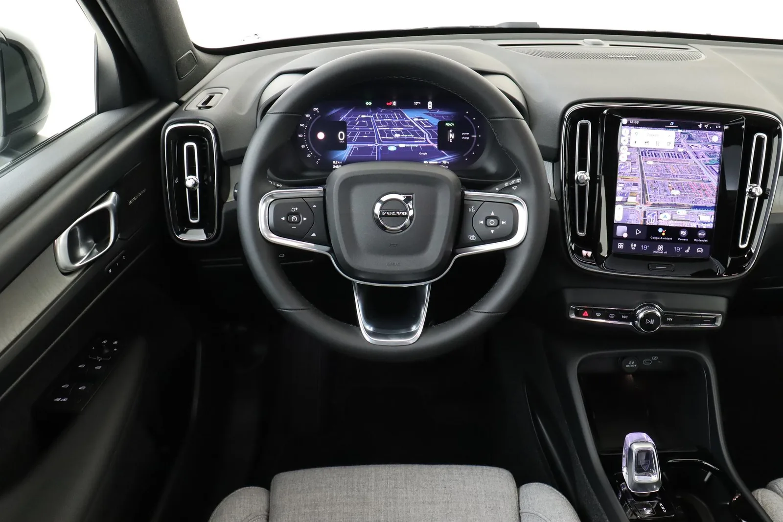 Volvo EX40 (2026) — foto 1