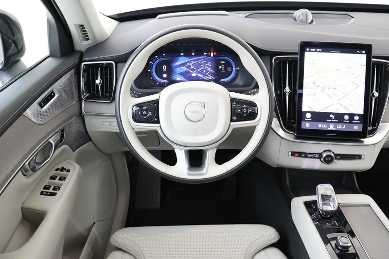Volvo XC90 (2025)