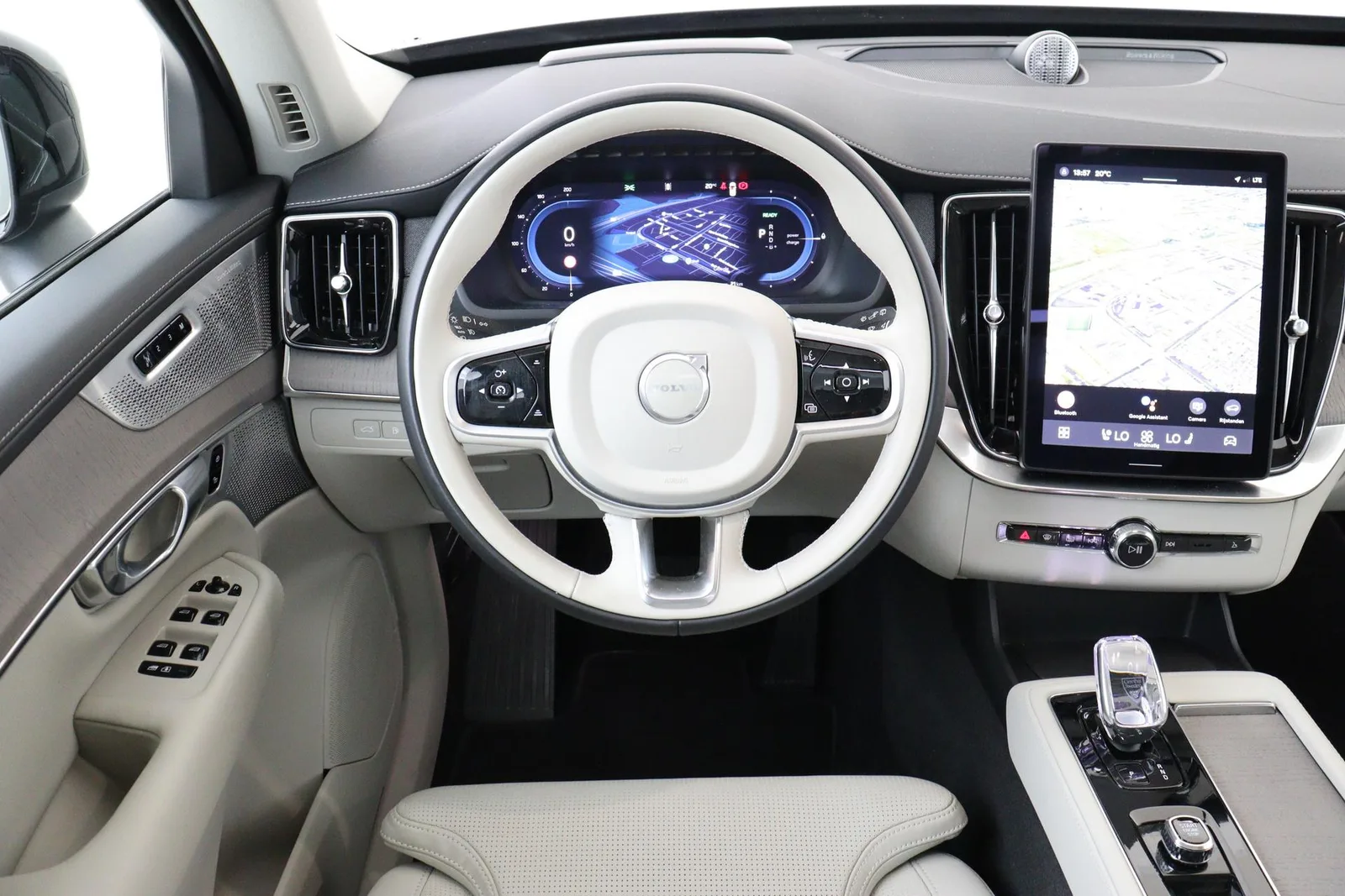Volvo XC90 (2025) — foto 1