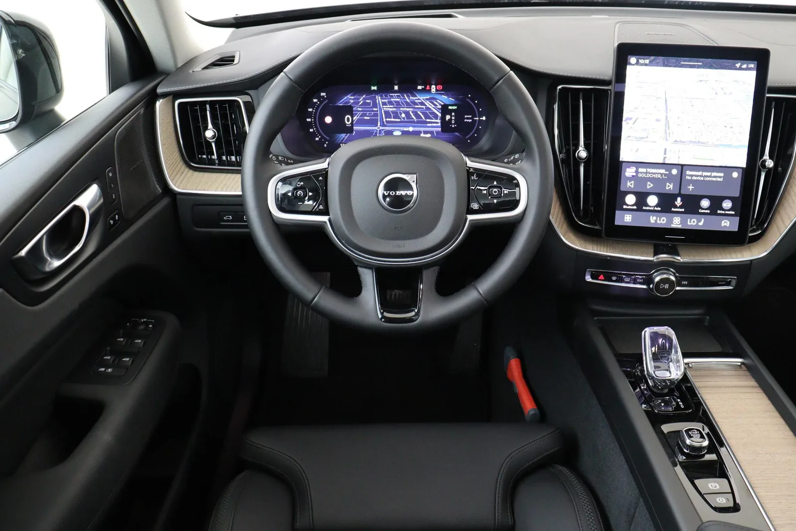 Volvo XC60 (2025) — foto 1