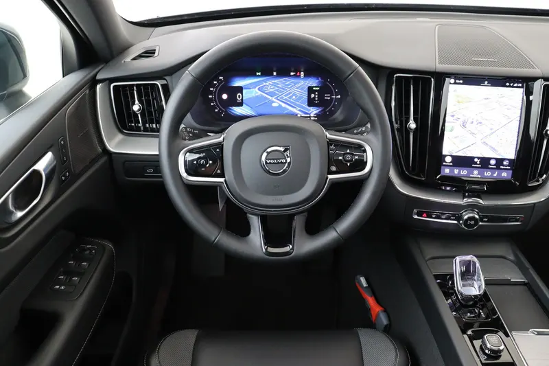 Volvo XC60 (2024)