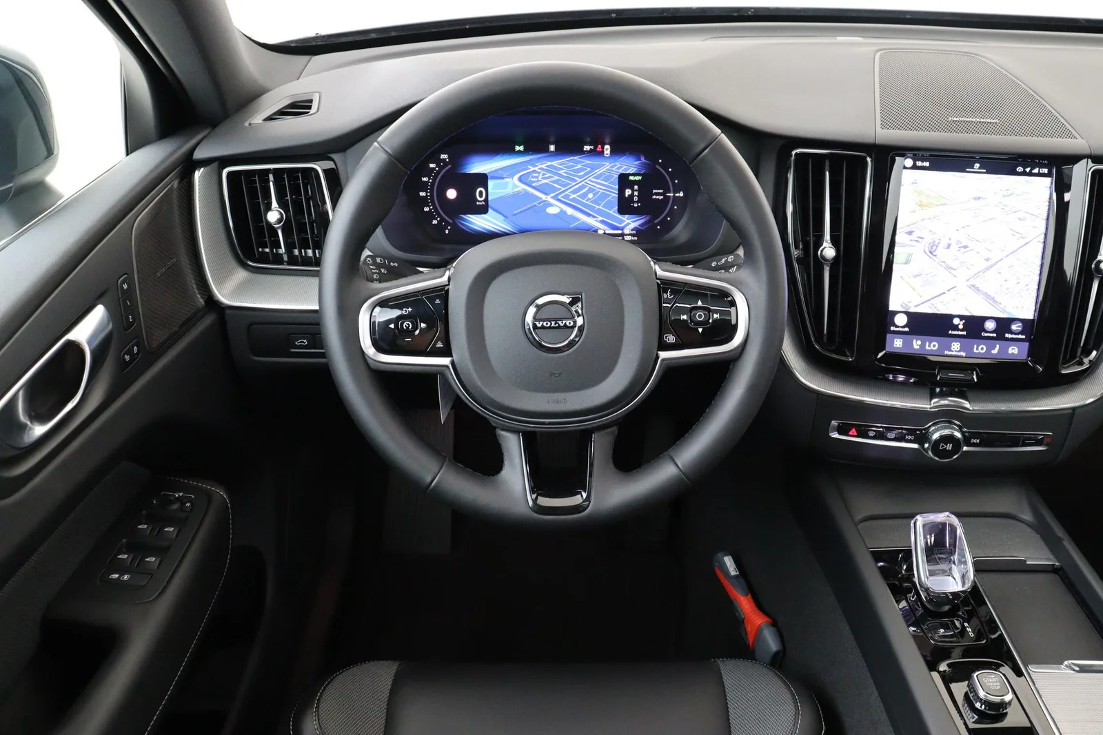 Volvo XC60 (2024) — foto 1