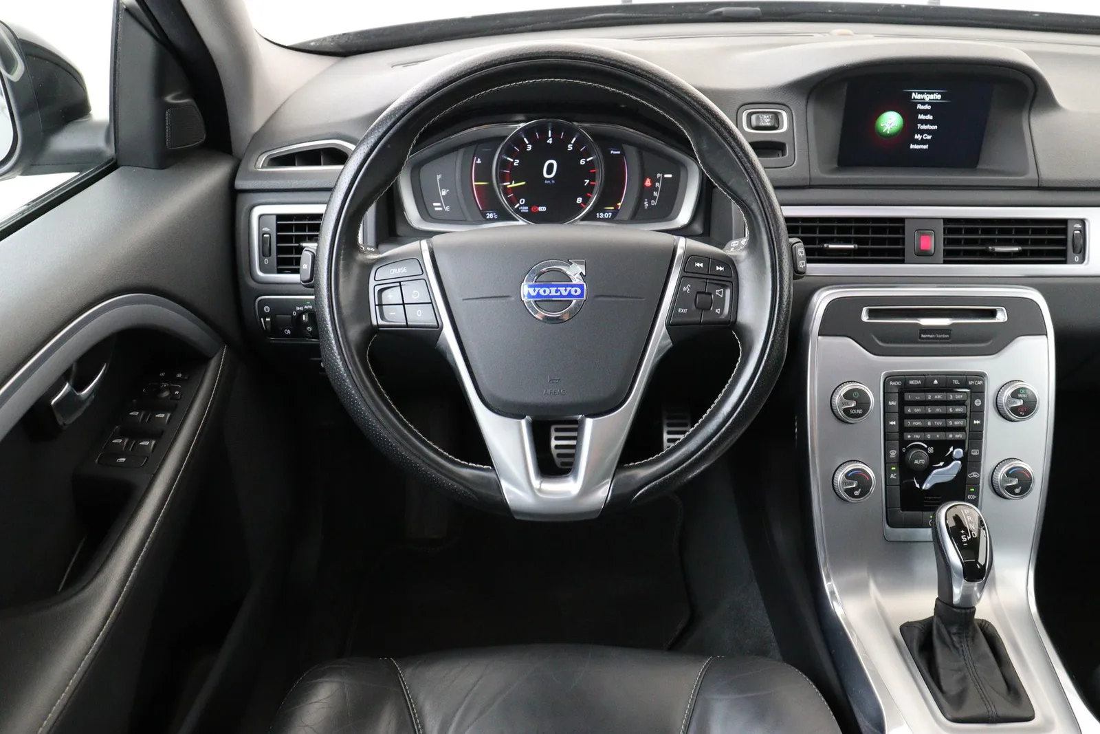 Volvo V70 (2015) — foto 1