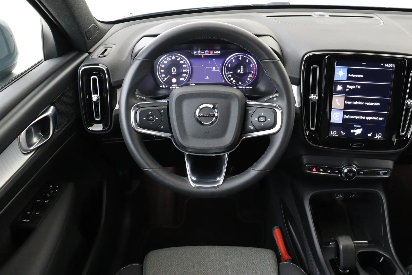 Volvo XC40 (2022) — foto 1