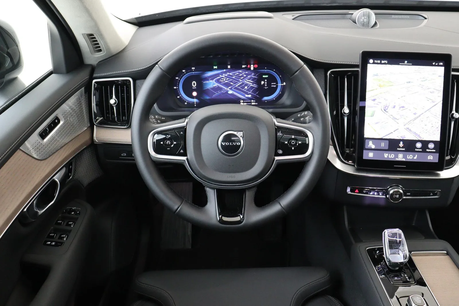 Volvo XC90 (2025) — foto 1