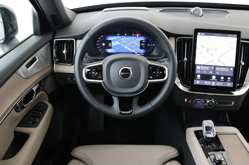 Volvo XC90 (2025)