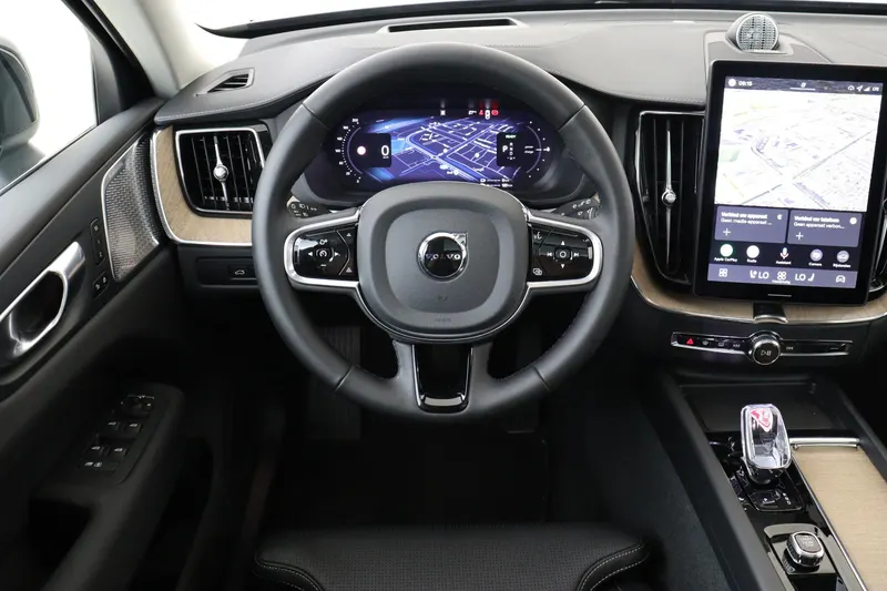 Volvo XC60 (2025)