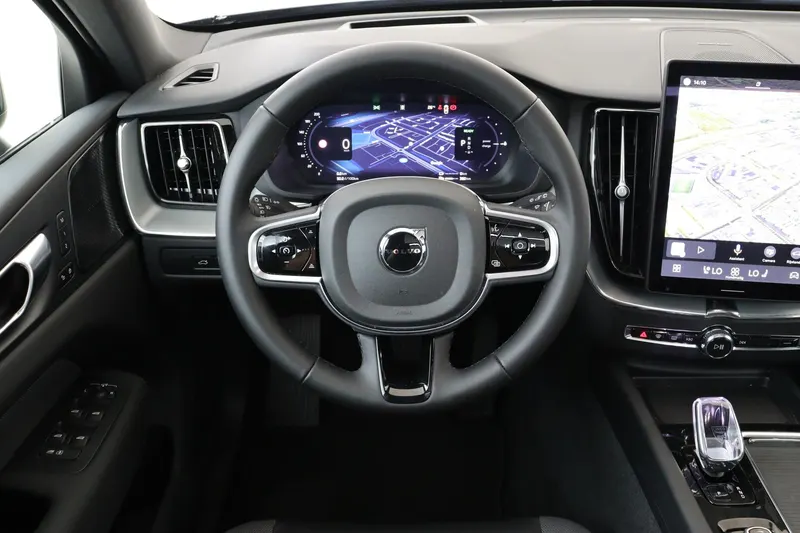 Volvo XC60 (2025)
