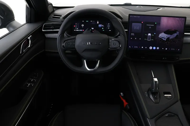 Lynk & Co 01 (2025)