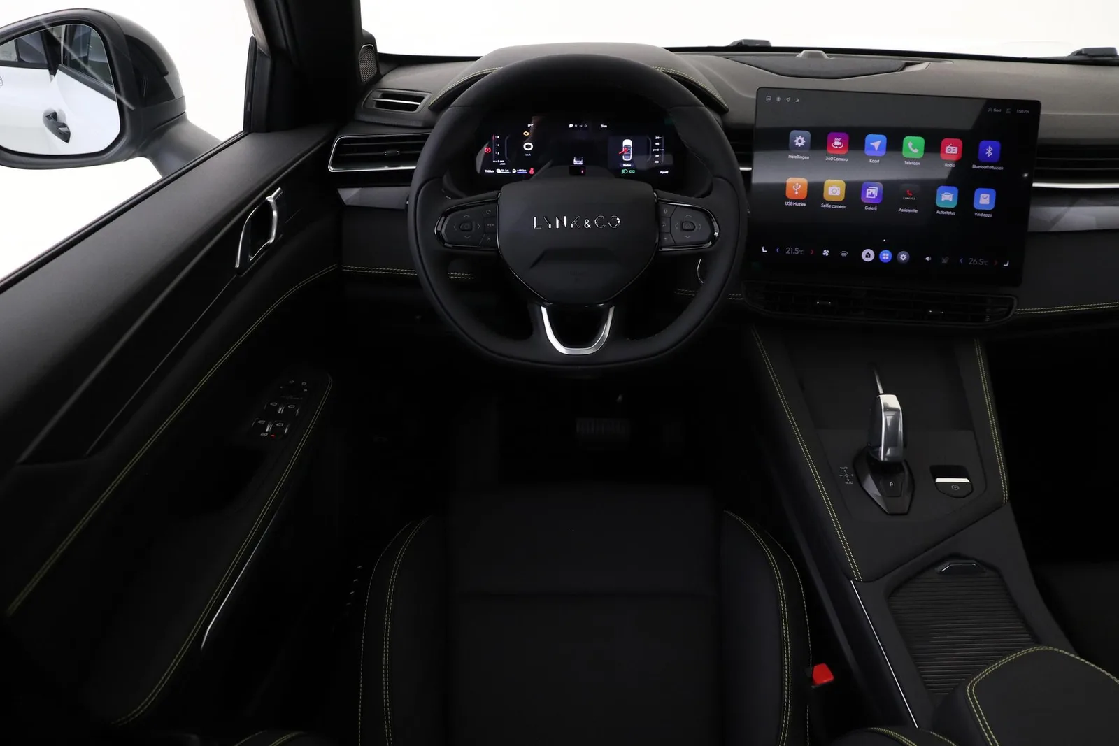 Lynk & Co 01 (2026) — foto 1
