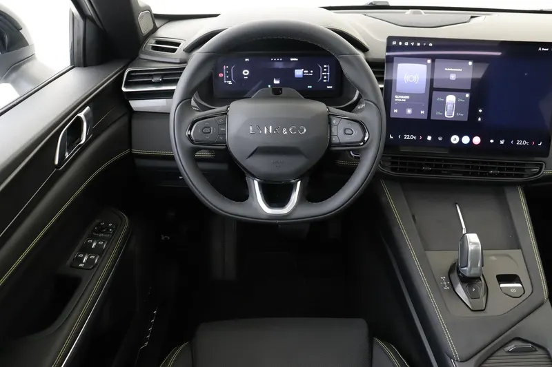 Lynk & Co 01 (2025)