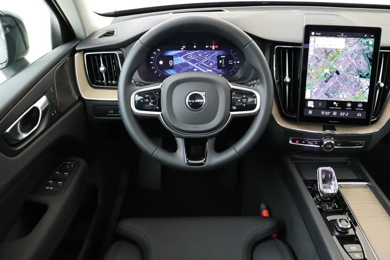 Volvo XC60 (2025)