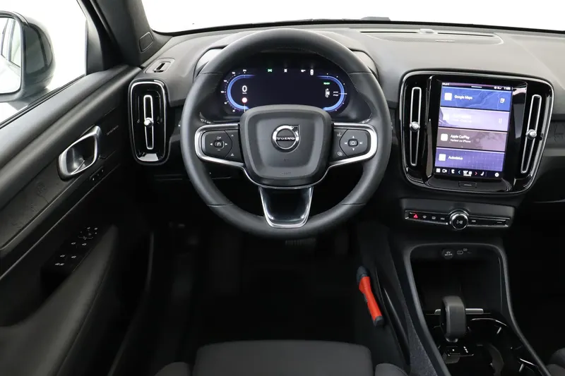 Volvo XC40 (2024)
