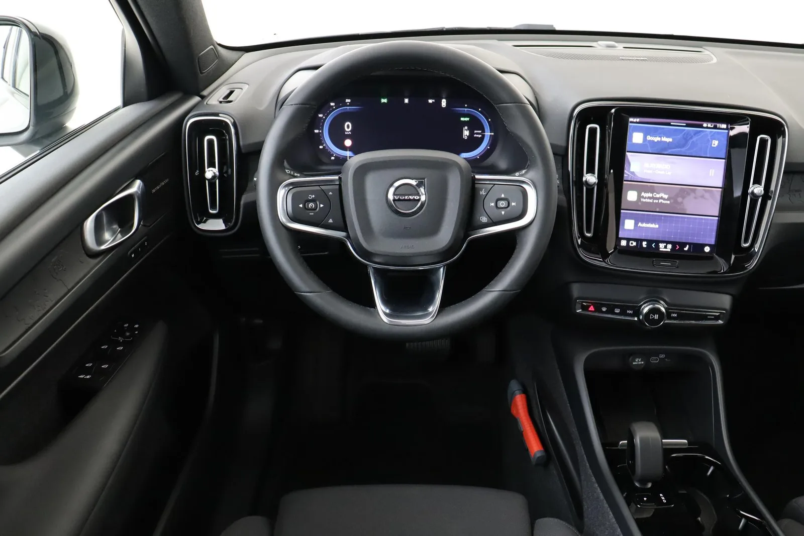 Volvo XC40 (2024) — foto 1
