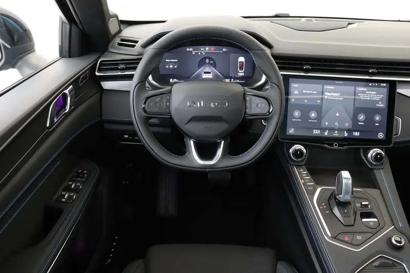 Lynk & Co 01 (2024)