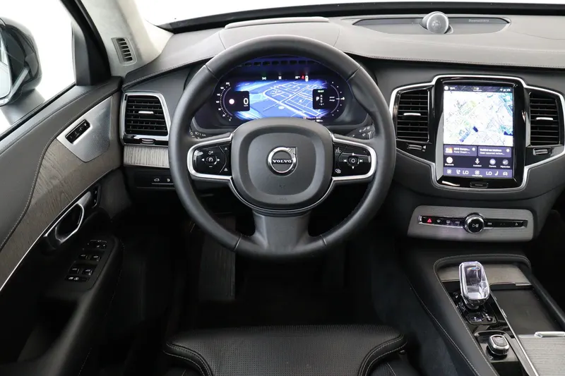 Volvo XC90 (2024)