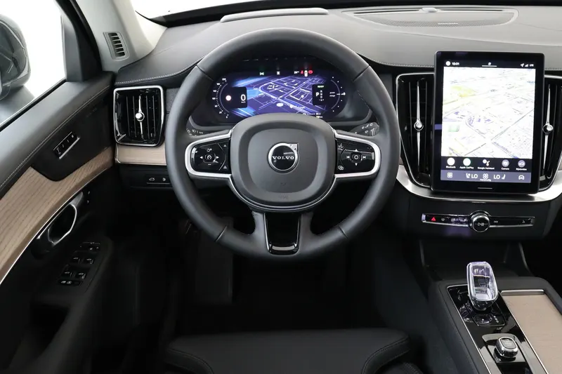 Volvo XC90 (2025)