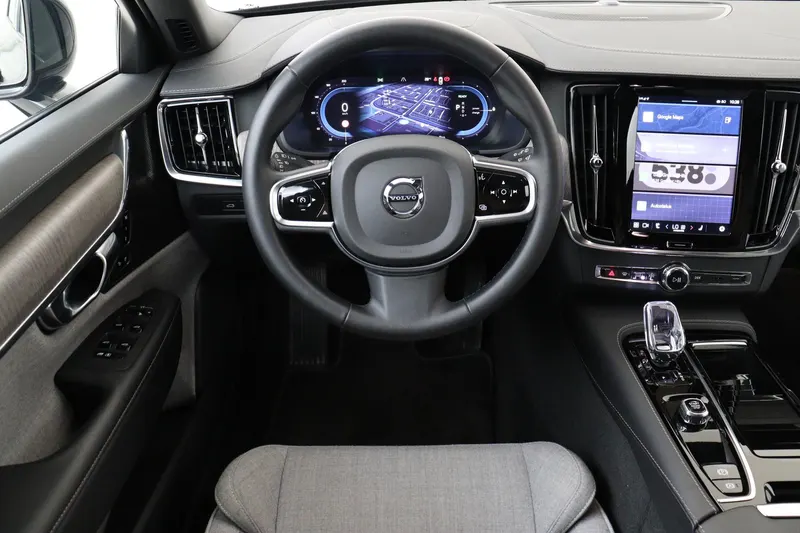 Volvo V90 (2023)