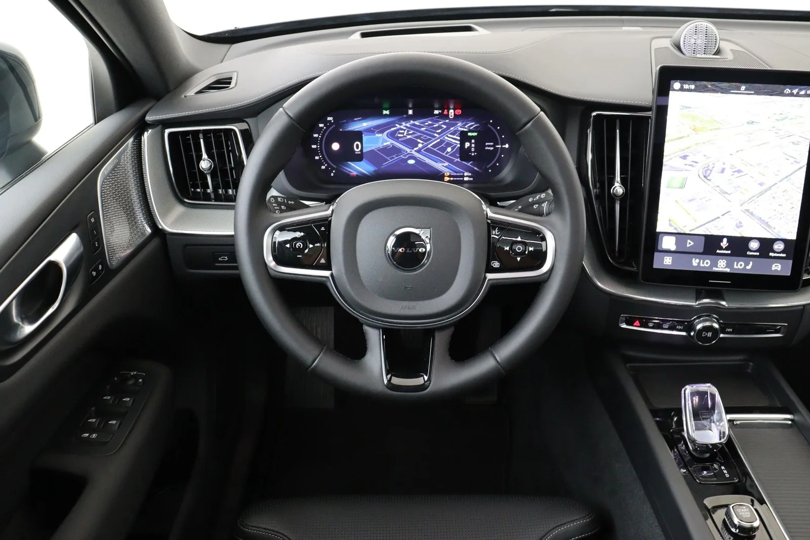 Volvo XC60 (2025) — foto 1