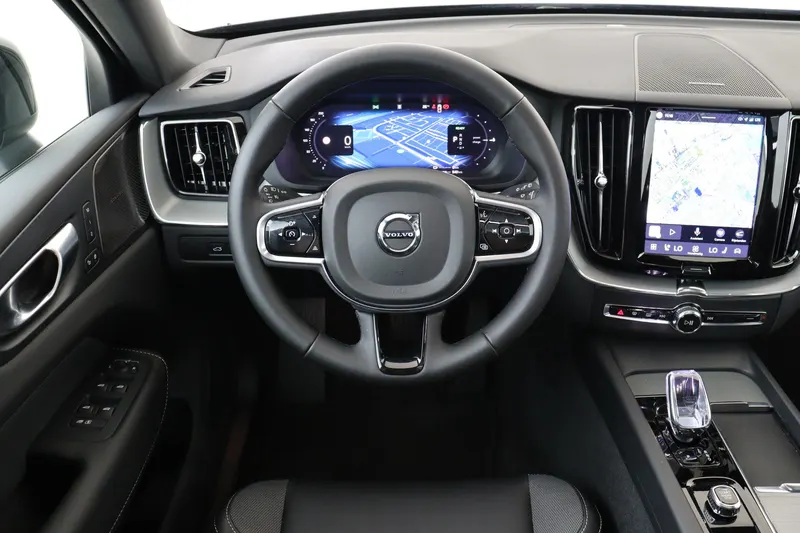 Volvo XC60 (2025)