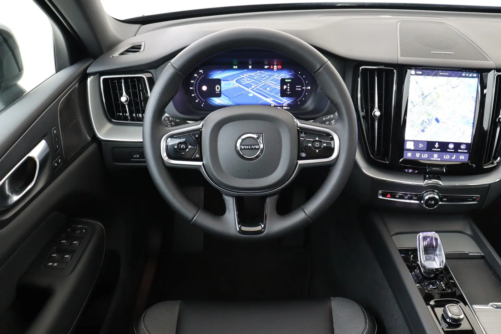 Volvo XC60 (2025) — foto 1