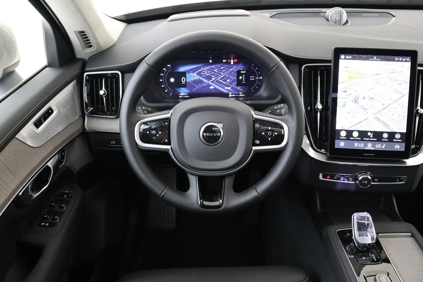 Volvo XC90 (2025) — foto 1