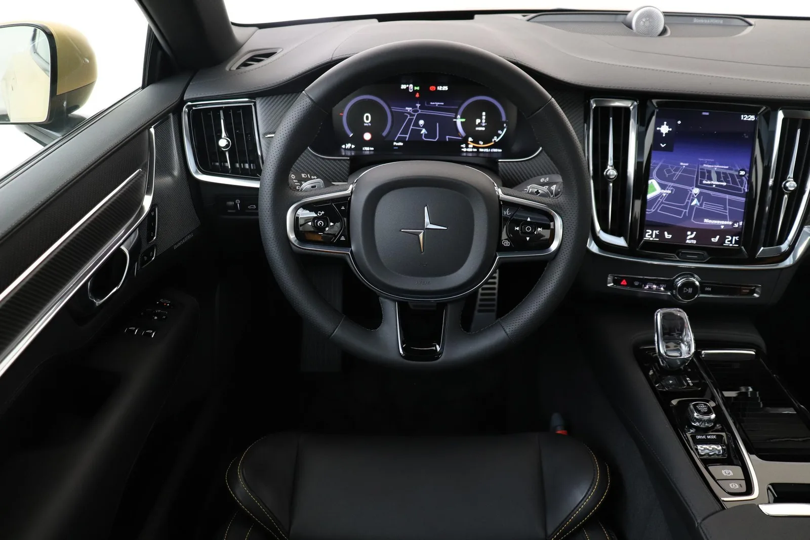 Polestar 1 (2022) — foto 1