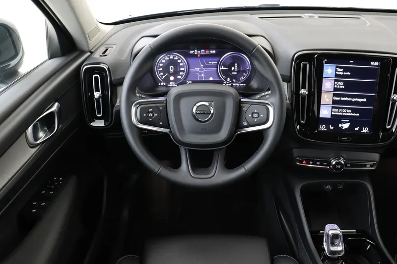 Volvo XC40 (2022)