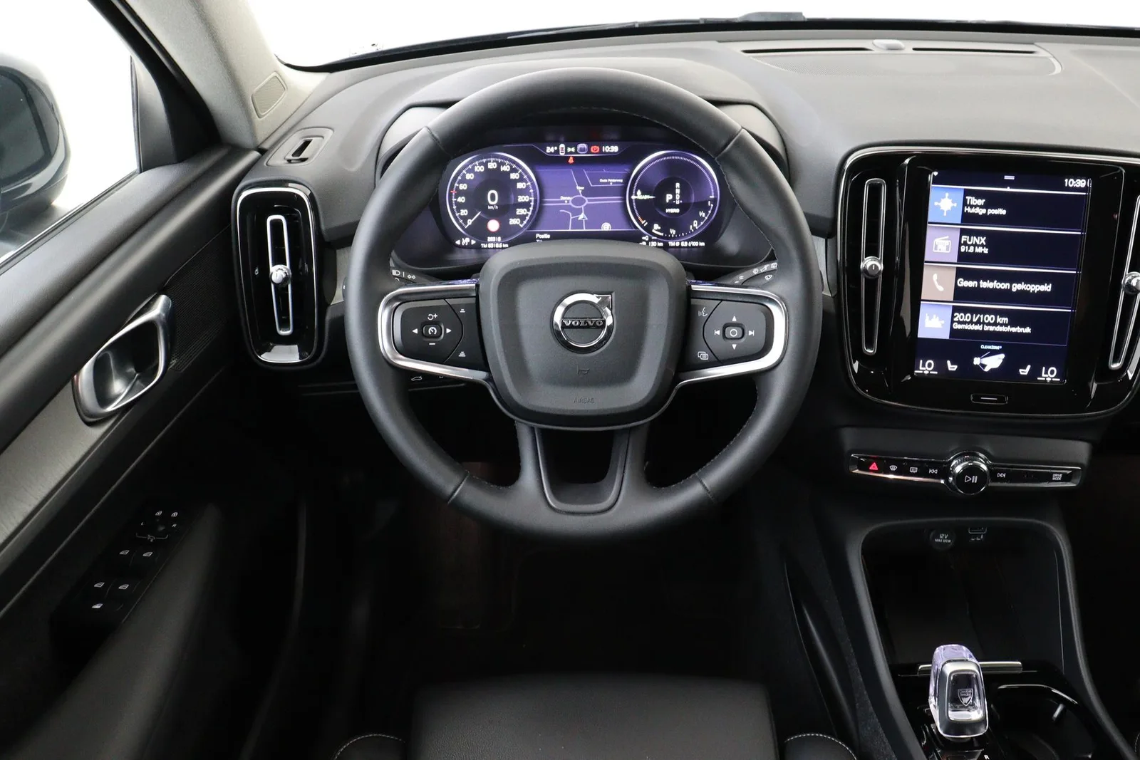 Volvo XC40 (2022) — foto 1