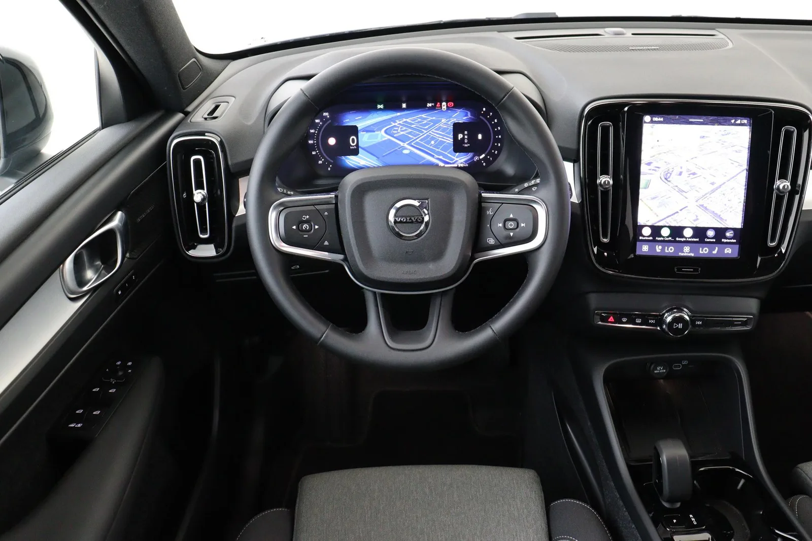 Volvo XC40 (2026) — foto 1