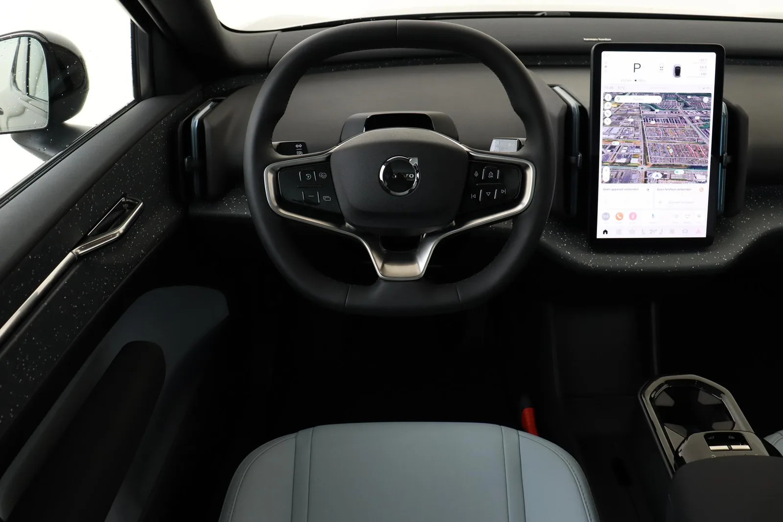 Volvo EX30 (2025) — foto 1