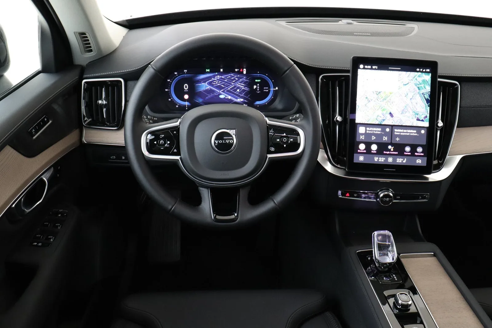 Volvo XC90 (2025) — foto 1