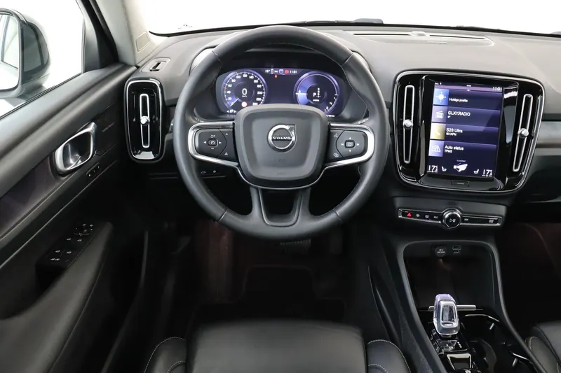 Volvo XC40 (2022)