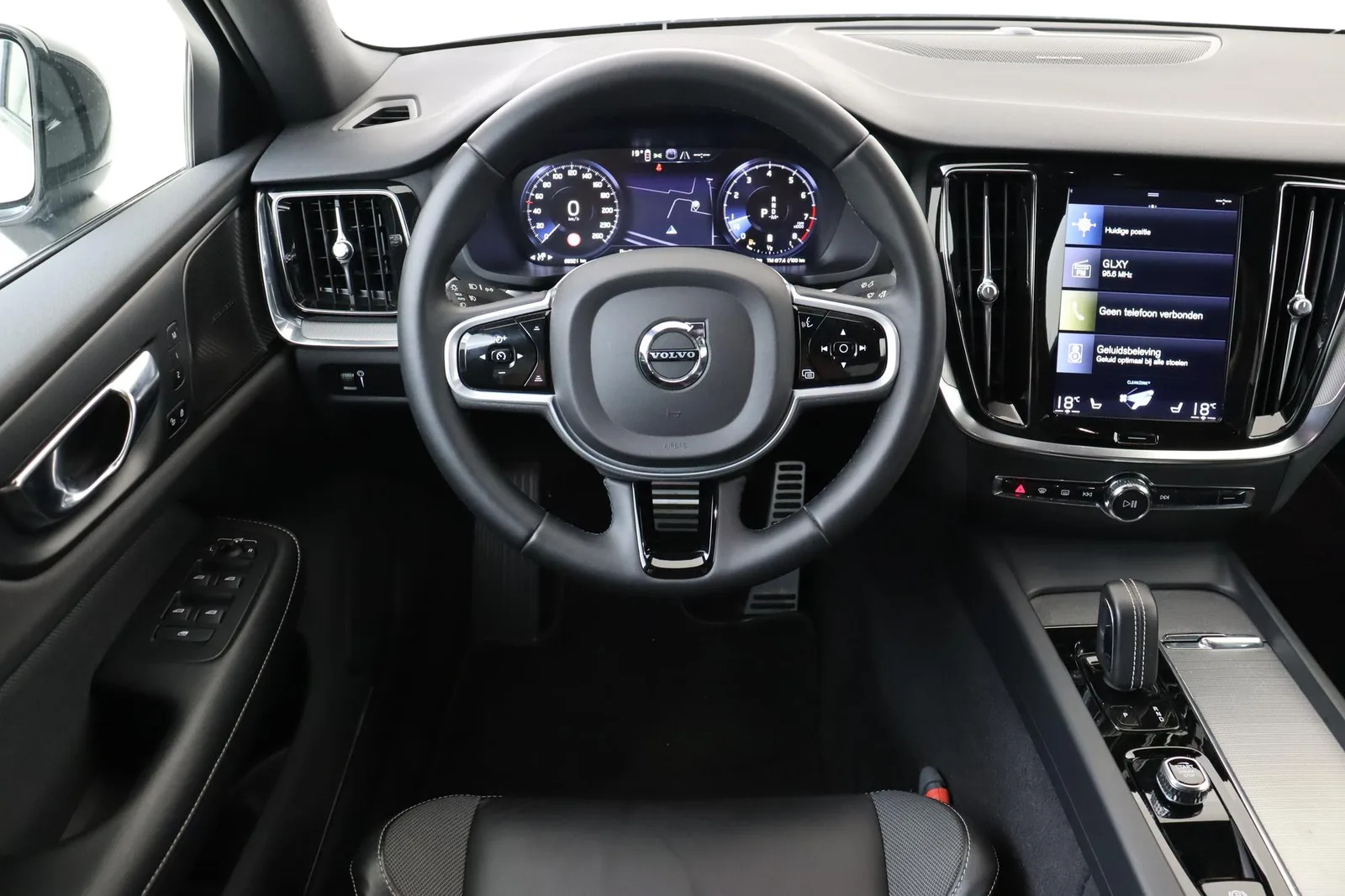 Volvo S60 (2022) — foto 1