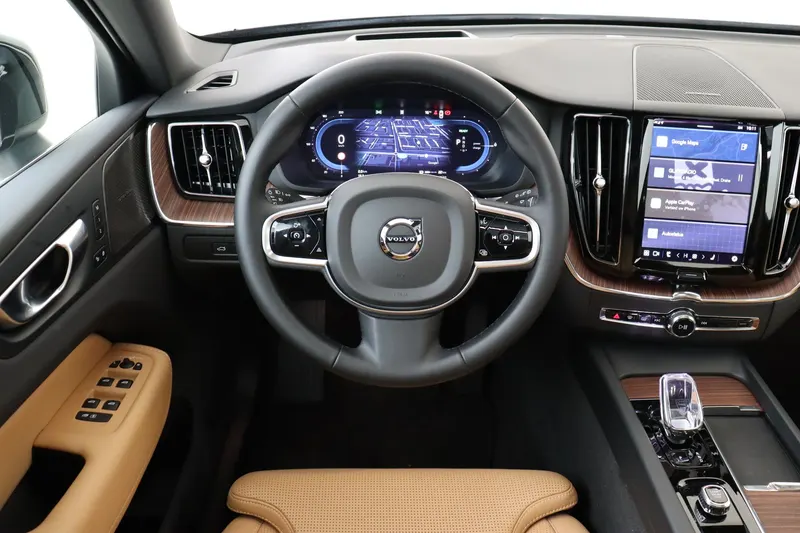 Volvo XC60 (2025)