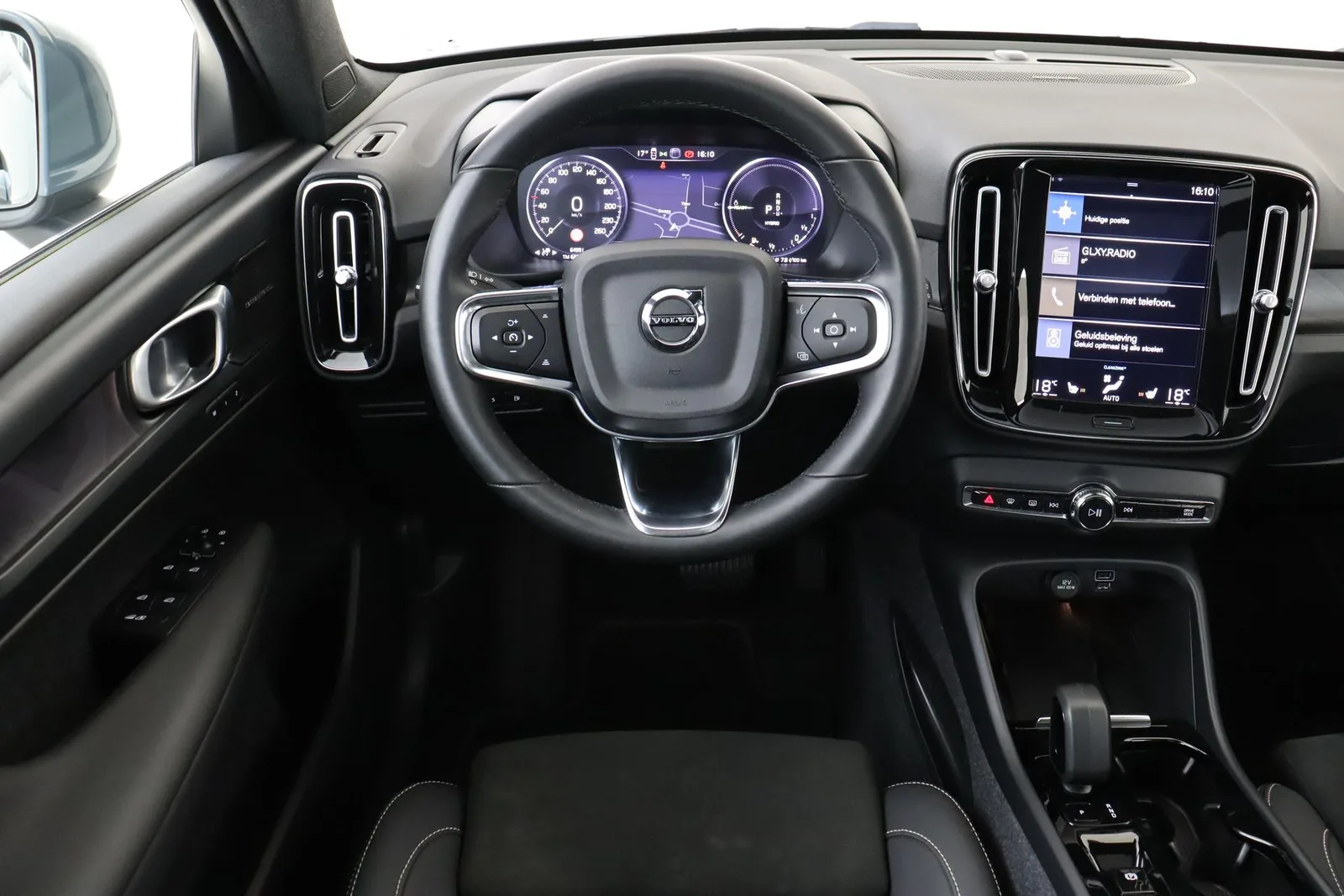 Volvo XC40 (2022) — foto 1
