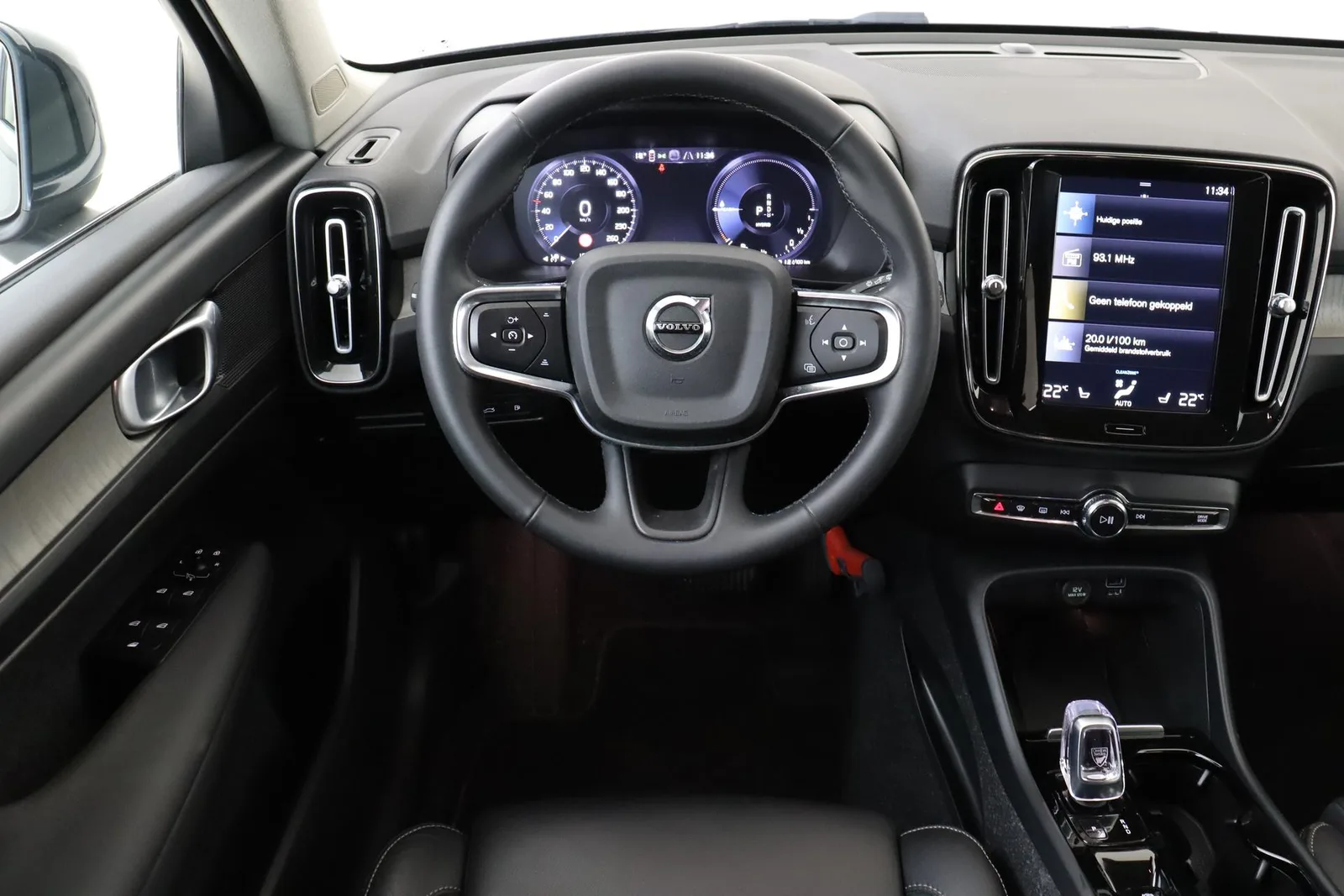 Volvo XC40 (2022) — foto 1