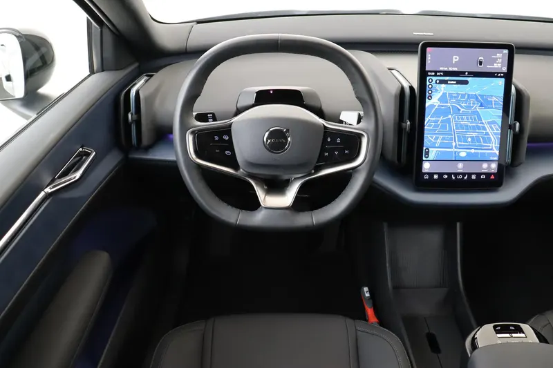 Volvo EX30 (2024)