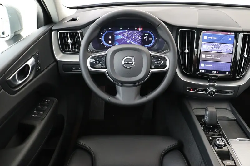 Volvo XC60 (2023)