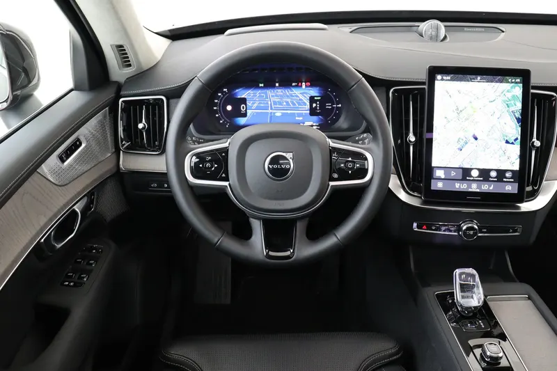 Volvo XC90 (2025)