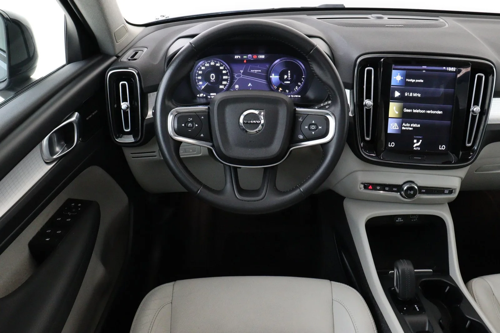 Volvo XC40 (2020) — foto 1