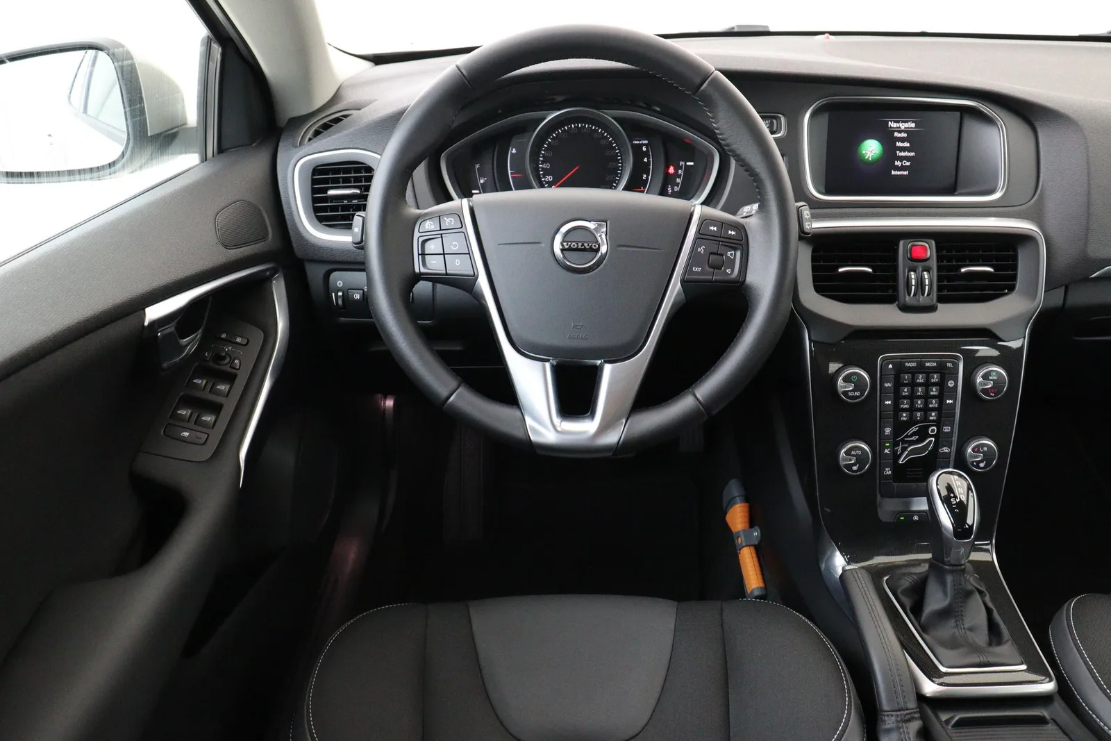 Volvo V40 (2017) — foto 1