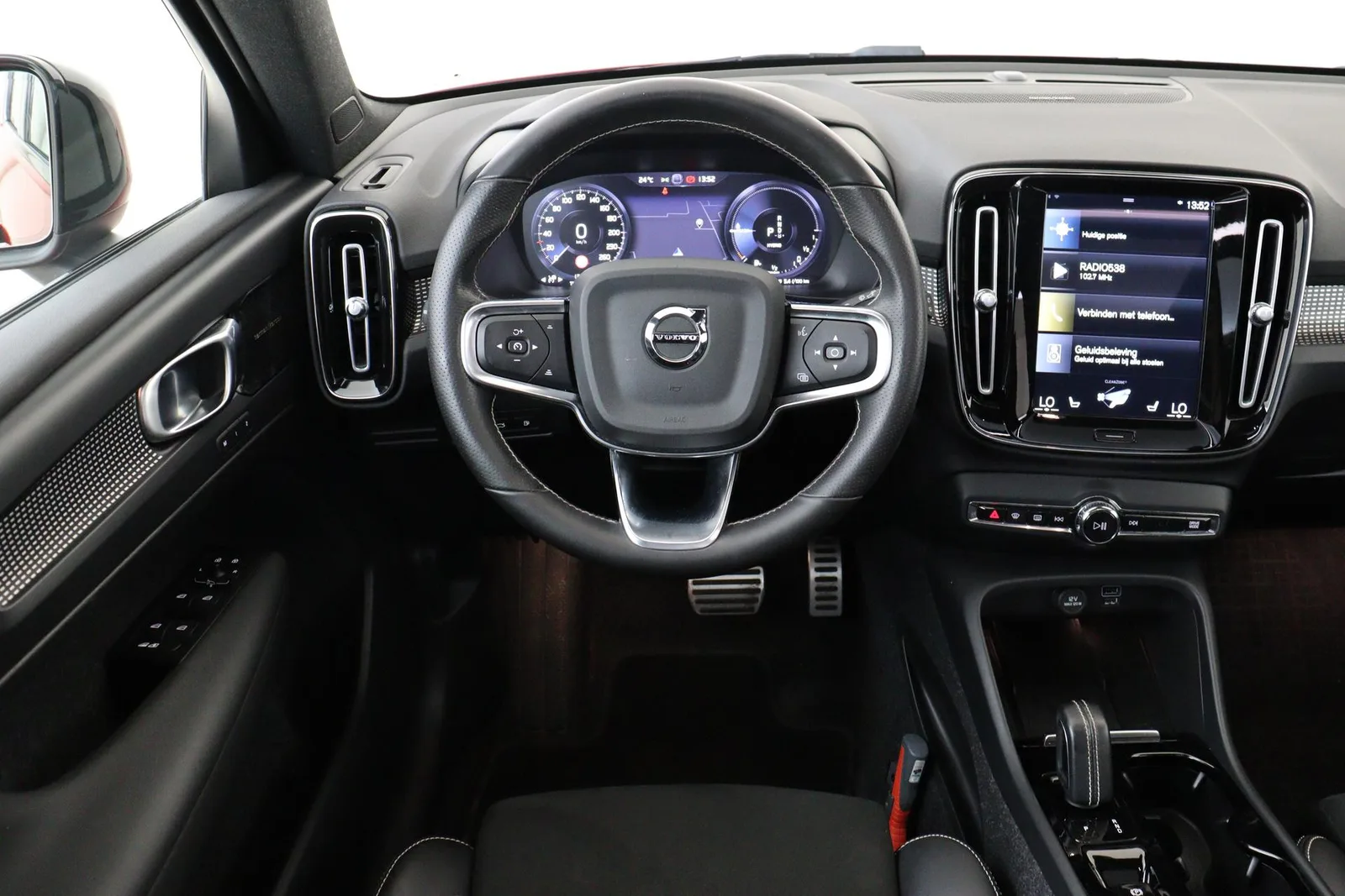 Volvo XC40 (2020) — foto 1