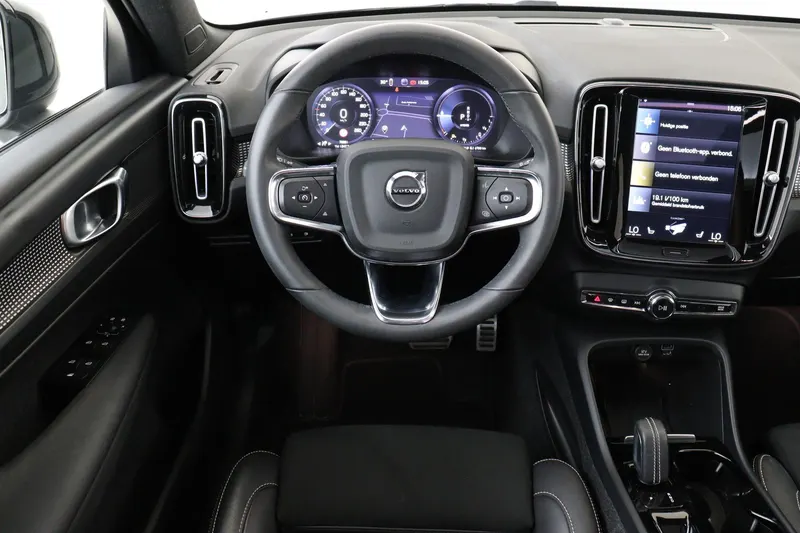 Volvo XC40 (2022)