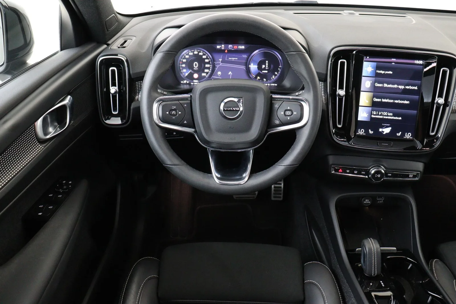 Volvo XC40 (2022) — foto 1