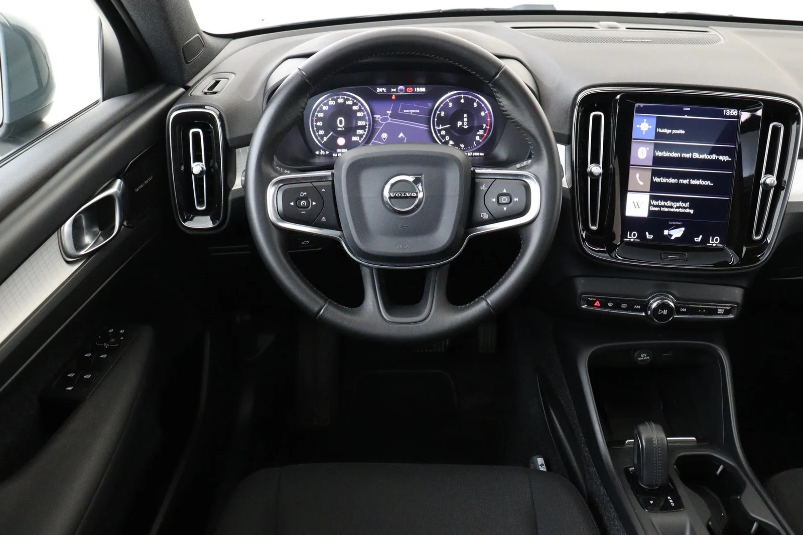 Volvo XC40 (2019) — foto 1