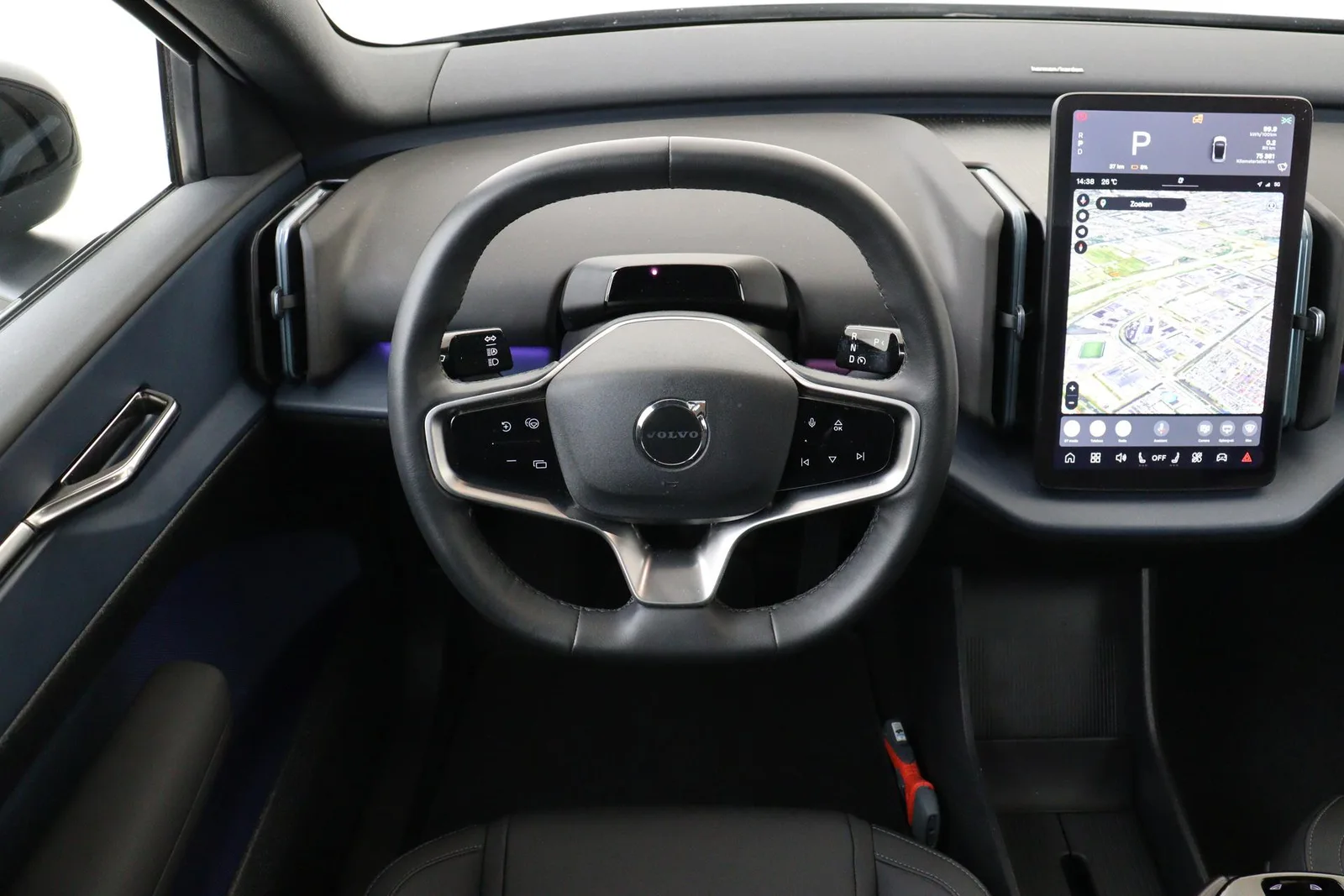 Volvo EX30 (2024) — foto 1