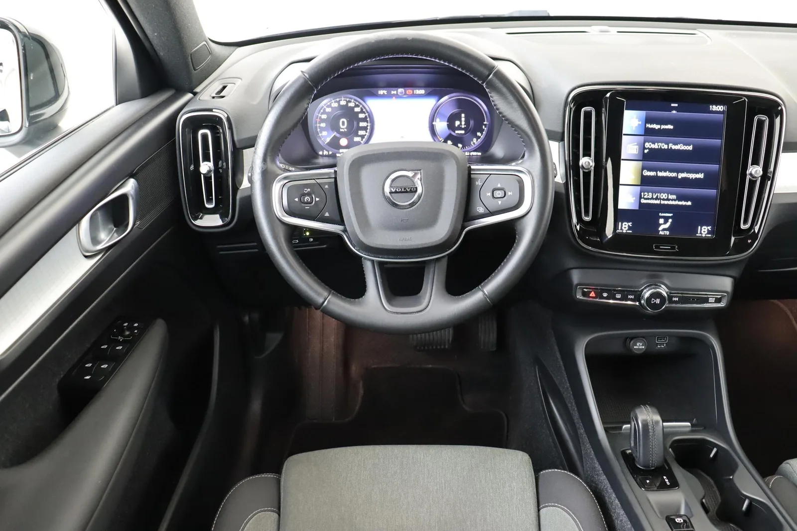 Volvo XC40 (2020) — foto 1